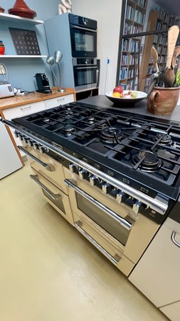 Medium property photo - Lange Beestenmarkt, 2512 ED The Hague